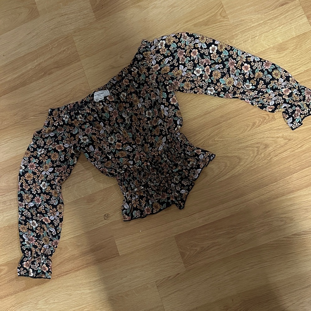 Floral Off-Shoulder Crop Top
